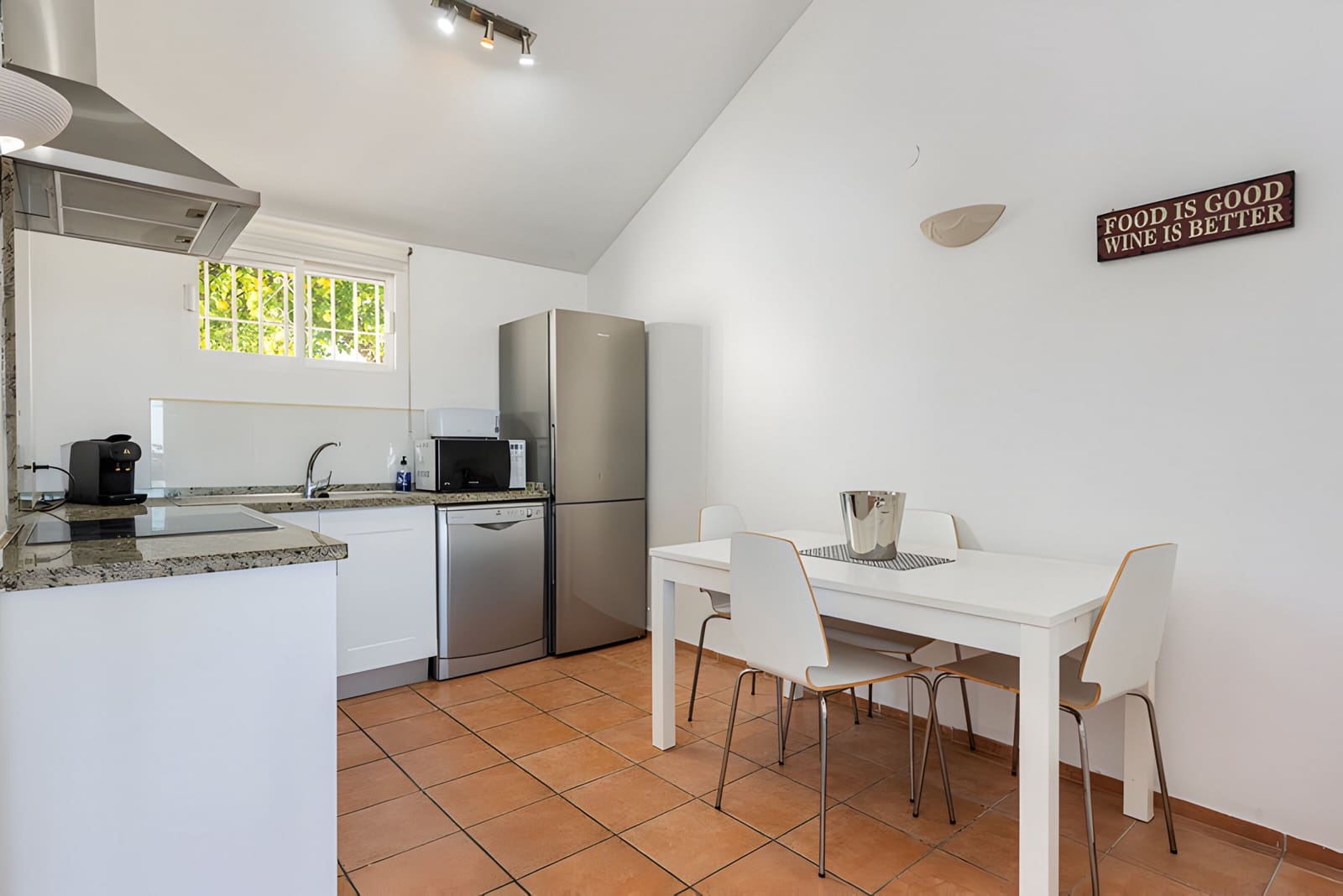 2 slaapkamer Huis te koop in Benahavis met zwembad garage - € 325.000 (Ref: 9016962)