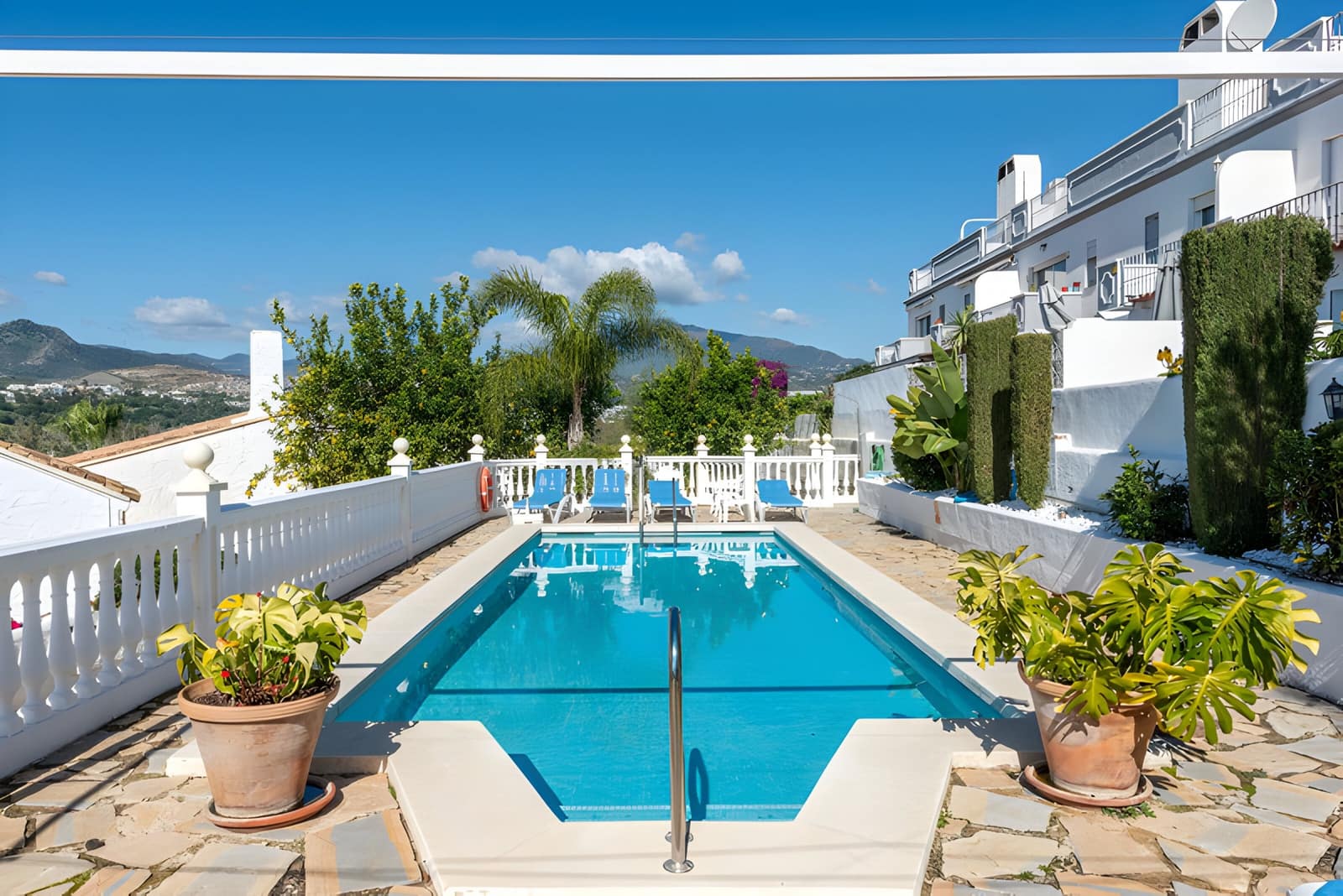 2 slaapkamer Huis te koop in Benahavis met zwembad garage - € 325.000 (Ref: 9016962)