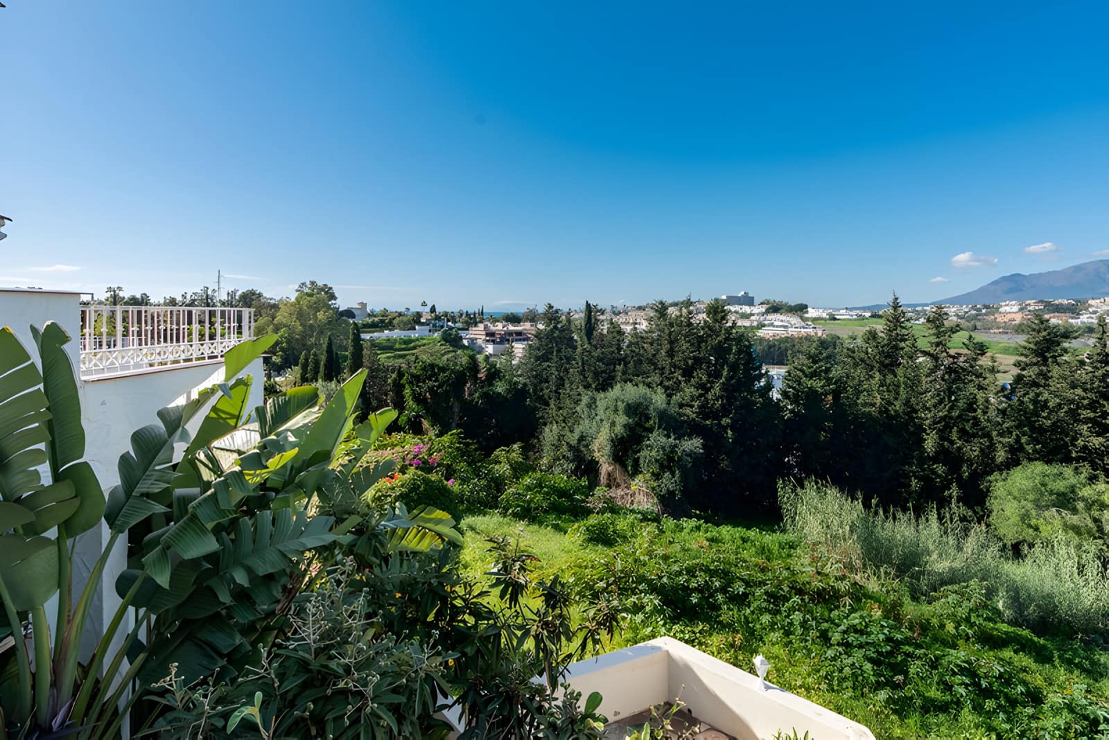 2 slaapkamer Huis te koop in Benahavis met zwembad garage - € 325.000 (Ref: 9016962)