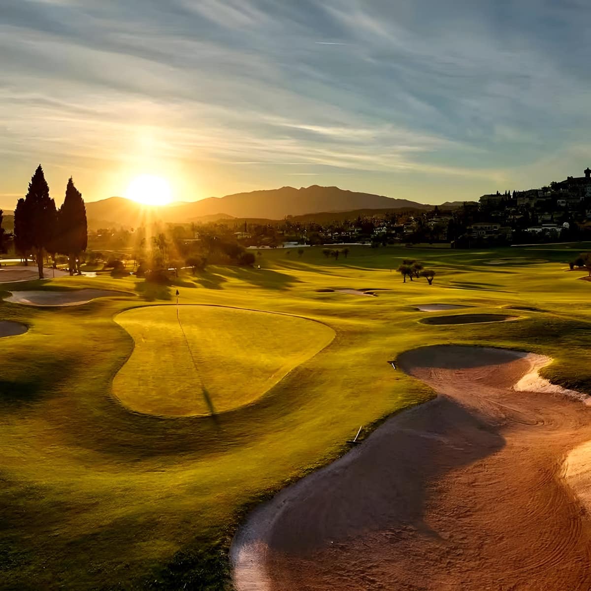 Apartamento de 2 habitaciones en Mijas Costa en venta con piscina garaje - 309.000 € (Ref: 9016965)