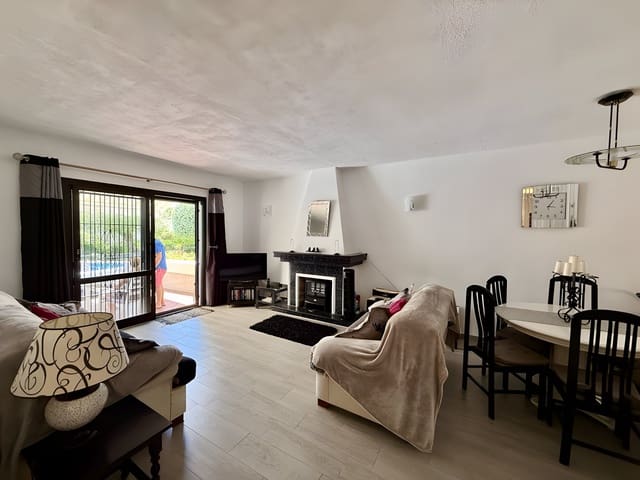 2 bedroom Semi-detached Villa for sale in Calahonda, Mijas with pool garage - € 449,000 (Ref: 9020386)