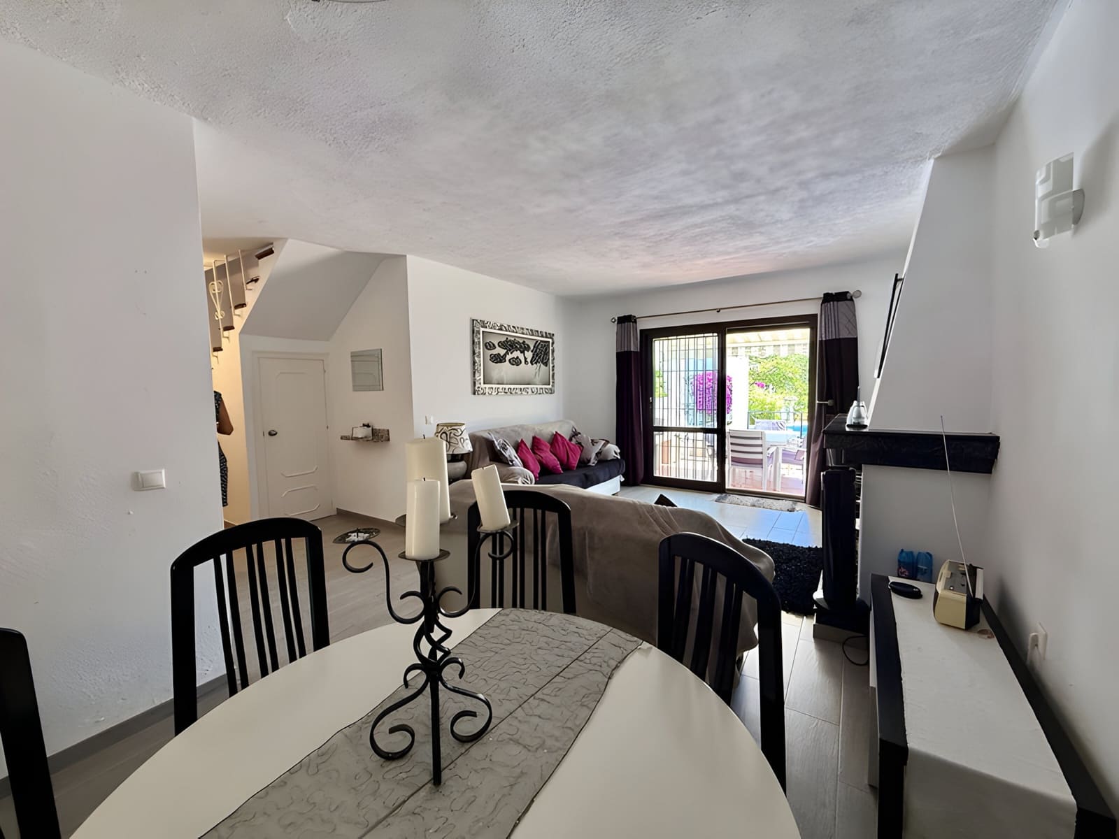 2 soveværelse Semi-Rækkehus til salg i Calahonda med swimmingpool garage - € 449.000 (Ref: 9020386)