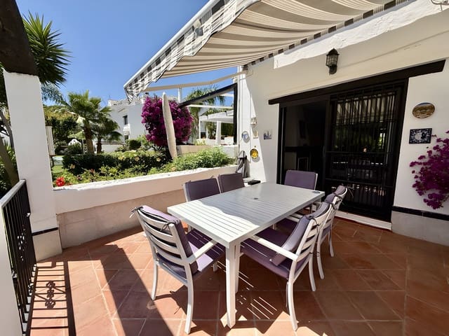 2 bedroom Semi-detached Villa for sale in Calahonda, Mijas with pool garage - € 449,000 (Ref: 9020386)