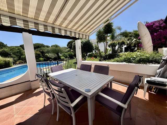 2 bedroom Semi-detached Villa for sale in Calahonda, Mijas with pool garage - € 449,000 (Ref: 9020386)