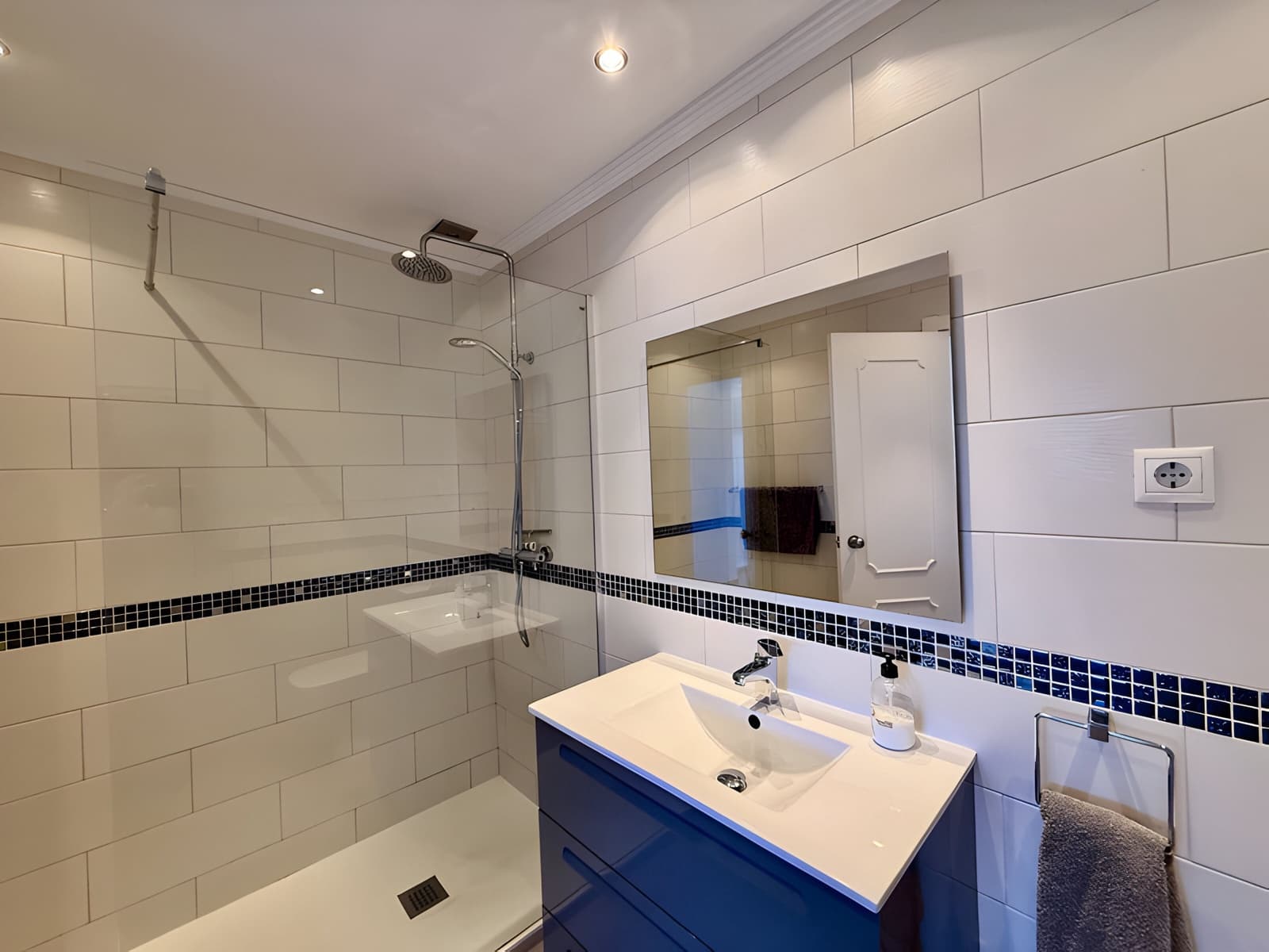 2 soveværelse Semi-Rækkehus til salg i Calahonda med swimmingpool garage - € 449.000 (Ref: 9020386)