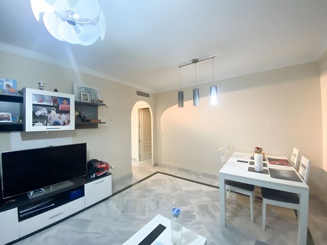 3 soveværelse Lejlighed til salg i Nueva Andalucia, Marbella med swimmingpool garage - € 445.000 (Ref: 9020387)