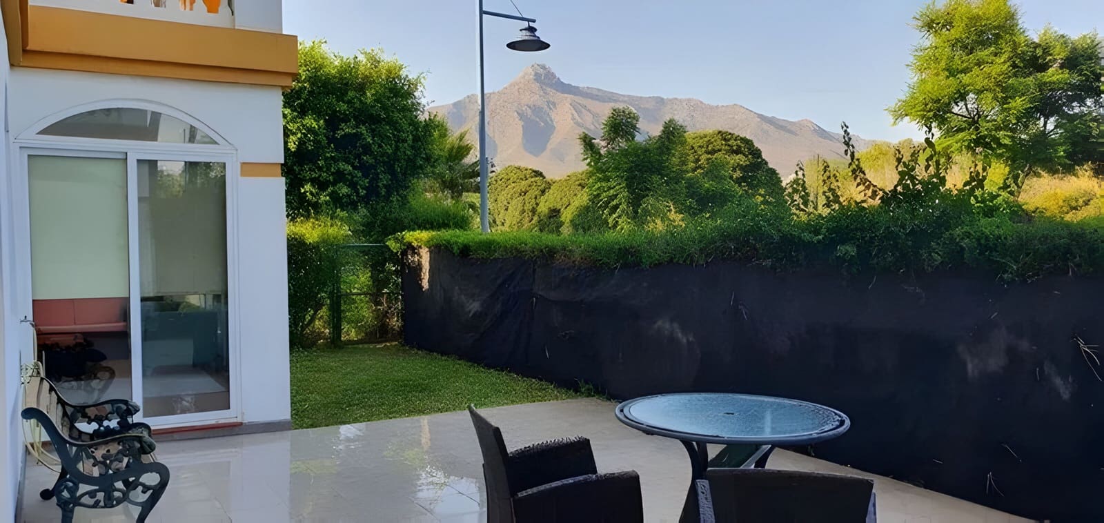 3 soveværelse Lejlighed til salg i Nueva Andalucia med swimmingpool garage - € 445.000 (Ref: 9020387)