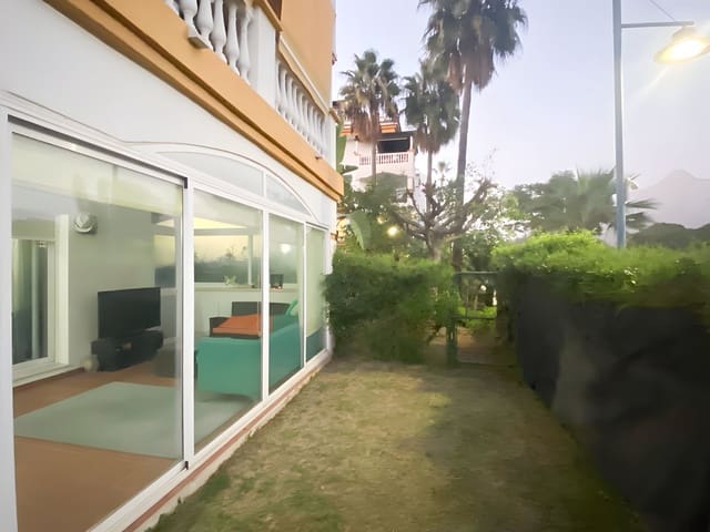 3 soveværelse Lejlighed til salg i Nueva Andalucia, Marbella med swimmingpool garage - € 445.000 (Ref: 9020387)