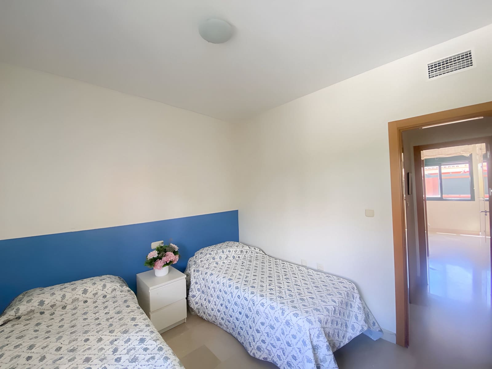 2 bedroom Apartment for sale in Marbella with pool garage - € 420,000 (Ref: 9020389)