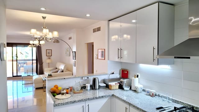 Apartamento de 2 habitaciones en Casares en venta con piscina garaje - 371.000 € (Ref: 9020390)