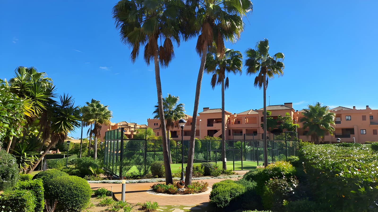 2 bedroom Apartment for sale in Casares with pool garage - € 371,000 (Ref: 9020390)