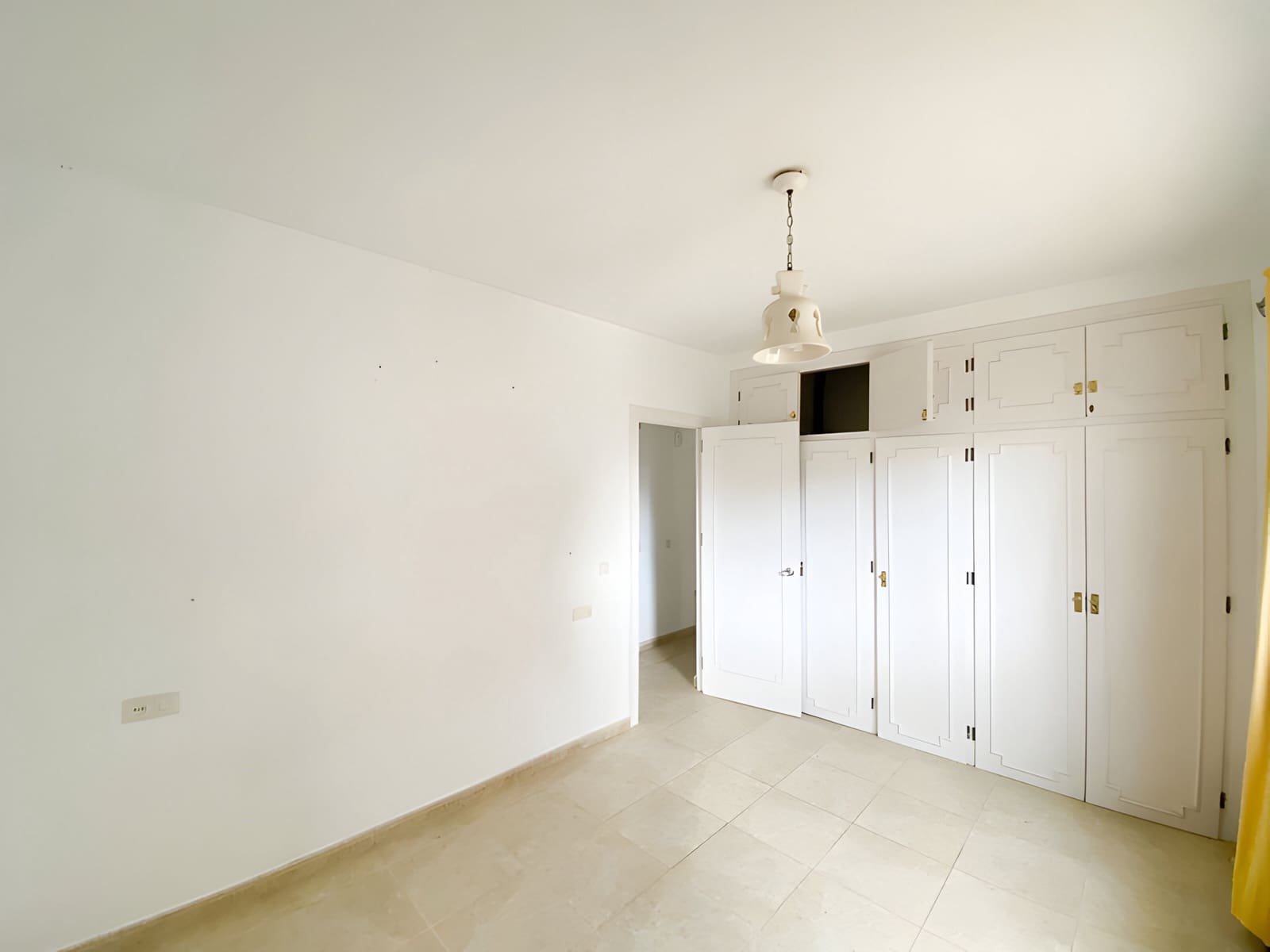 3 bedroom Villa for sale in Calahonda with pool garage - € 690,000 (Ref: 9026418)