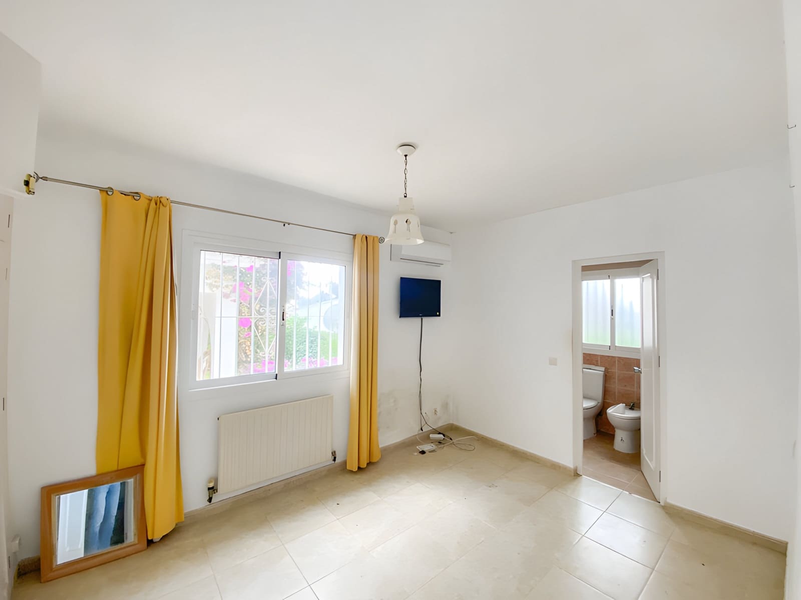 3 bedroom Villa for sale in Calahonda with pool garage - € 690,000 (Ref: 9026418)