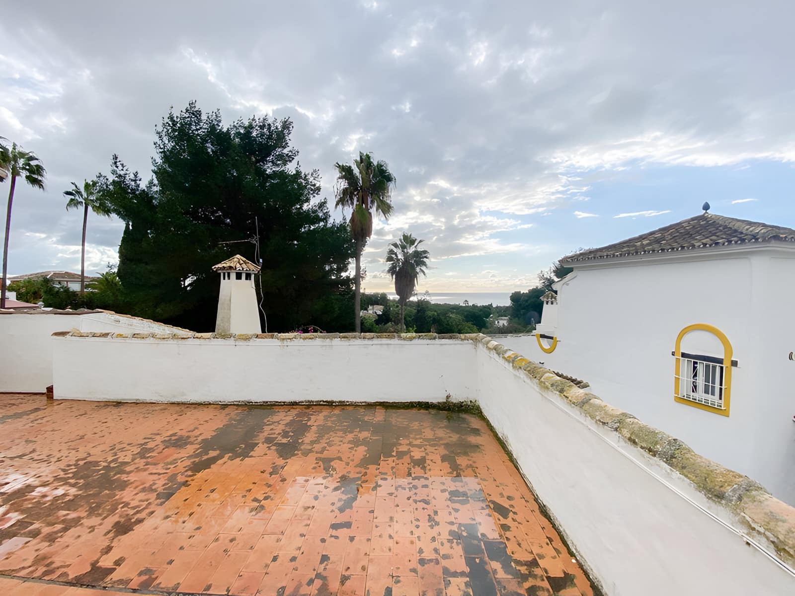 3 bedroom Villa for sale in Calahonda with pool garage - € 690,000 (Ref: 9026418)