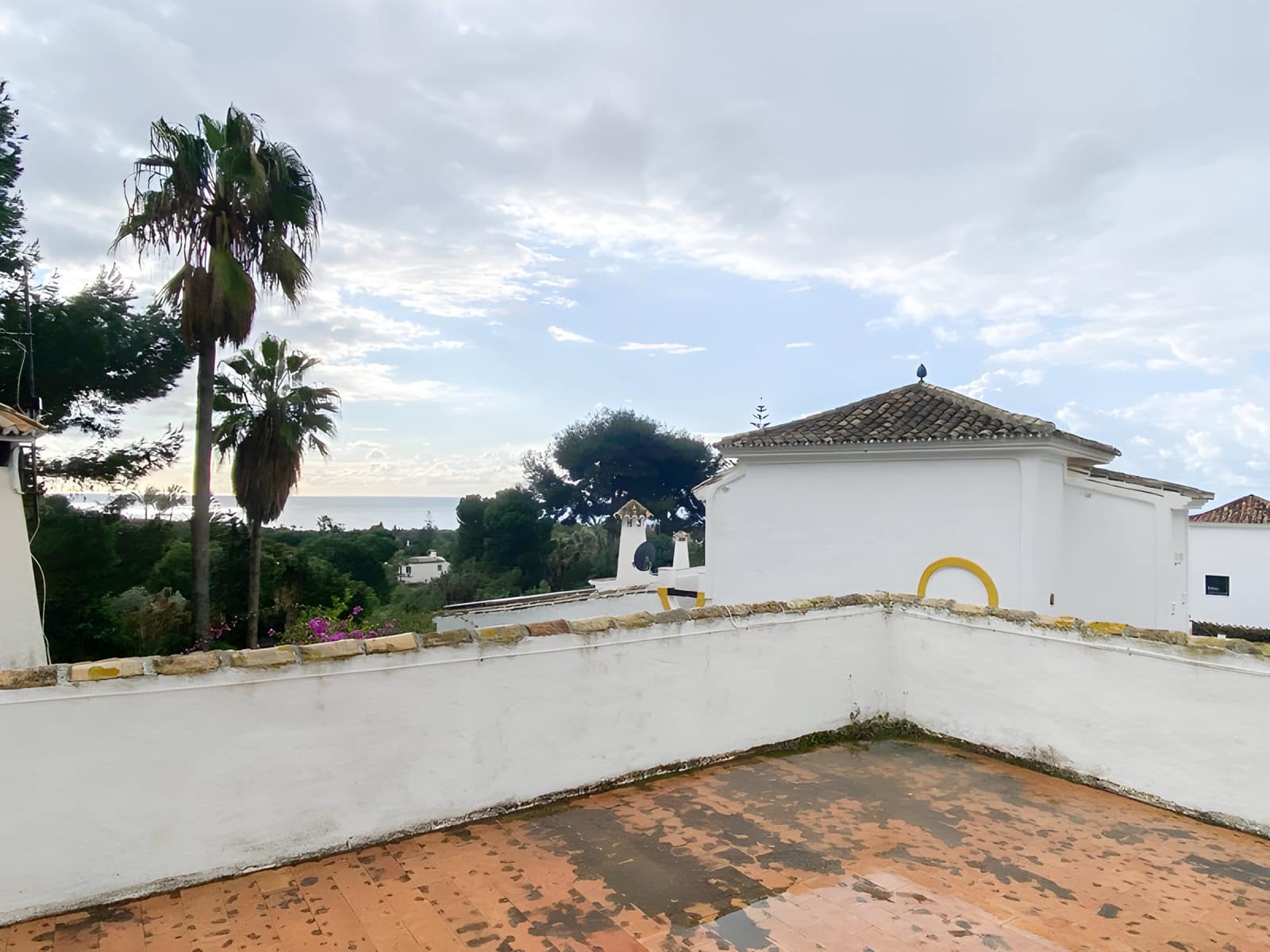 3 bedroom Villa for sale in Calahonda with pool garage - € 690,000 (Ref: 9026418)