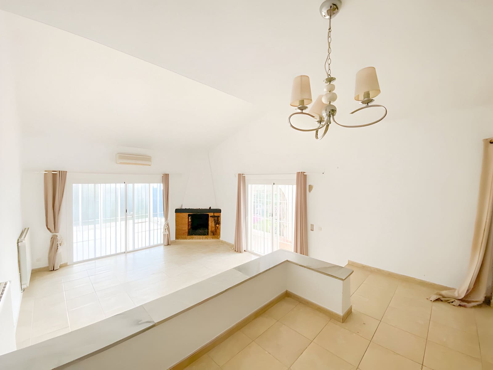 3 bedroom Villa for sale in Calahonda with pool garage - € 690,000 (Ref: 9026418)