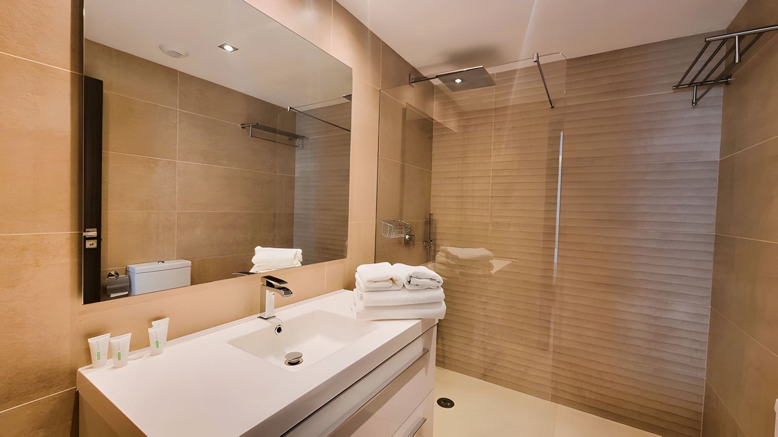 3 bedroom Apartment for sale in San Pedro de Alcantara - € 680,000 (Ref: 9026419)