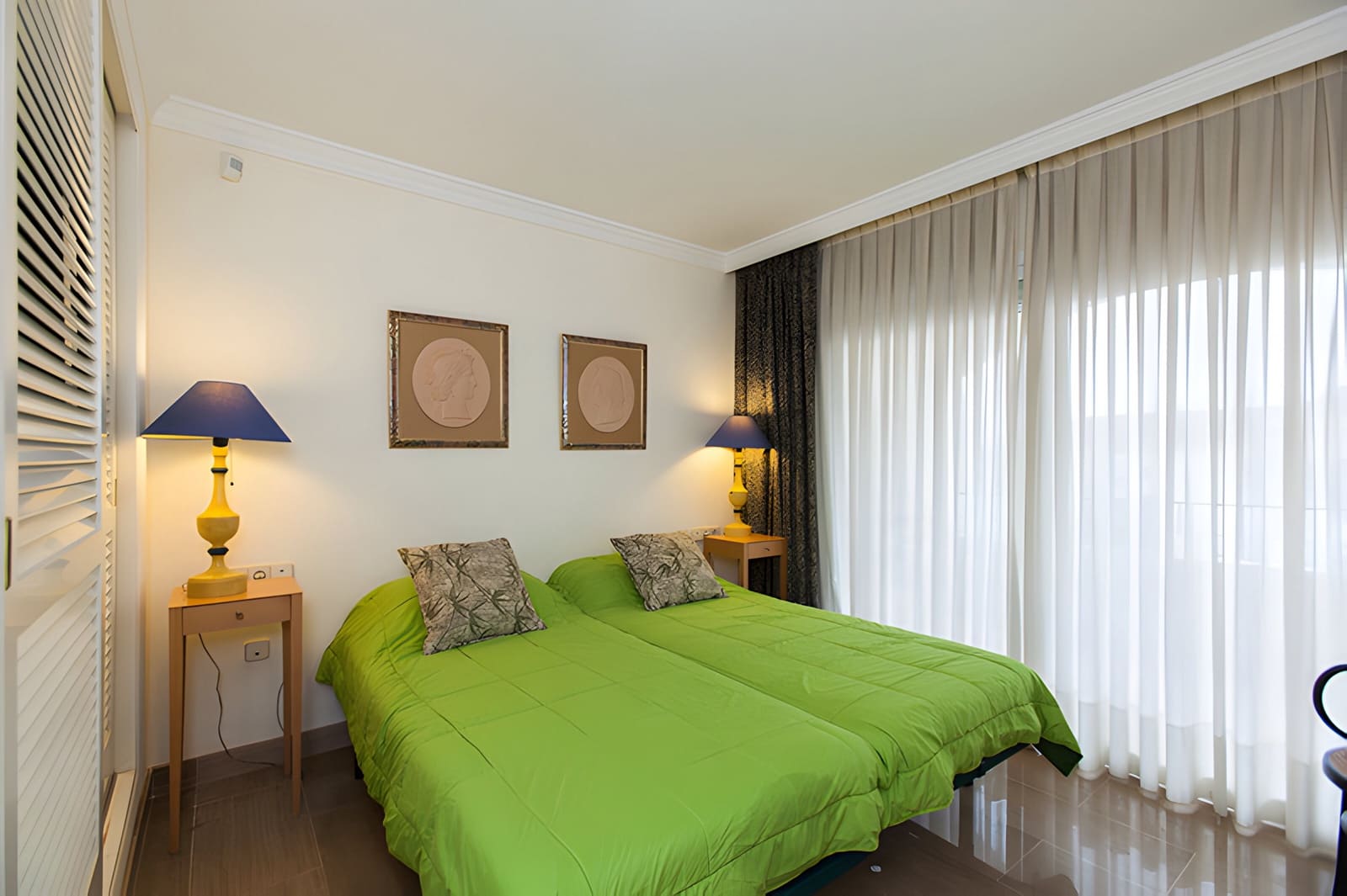 2 bedroom Apartment for sale in Marbella with pool - € 650,000 (Ref: 9026420)