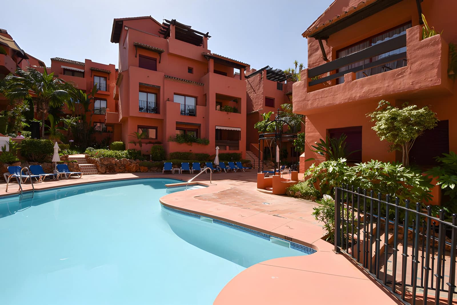 4 slaapkamer Appartement te koop in Marbella met zwembad garage - € 625.000 (Ref: 9026421)