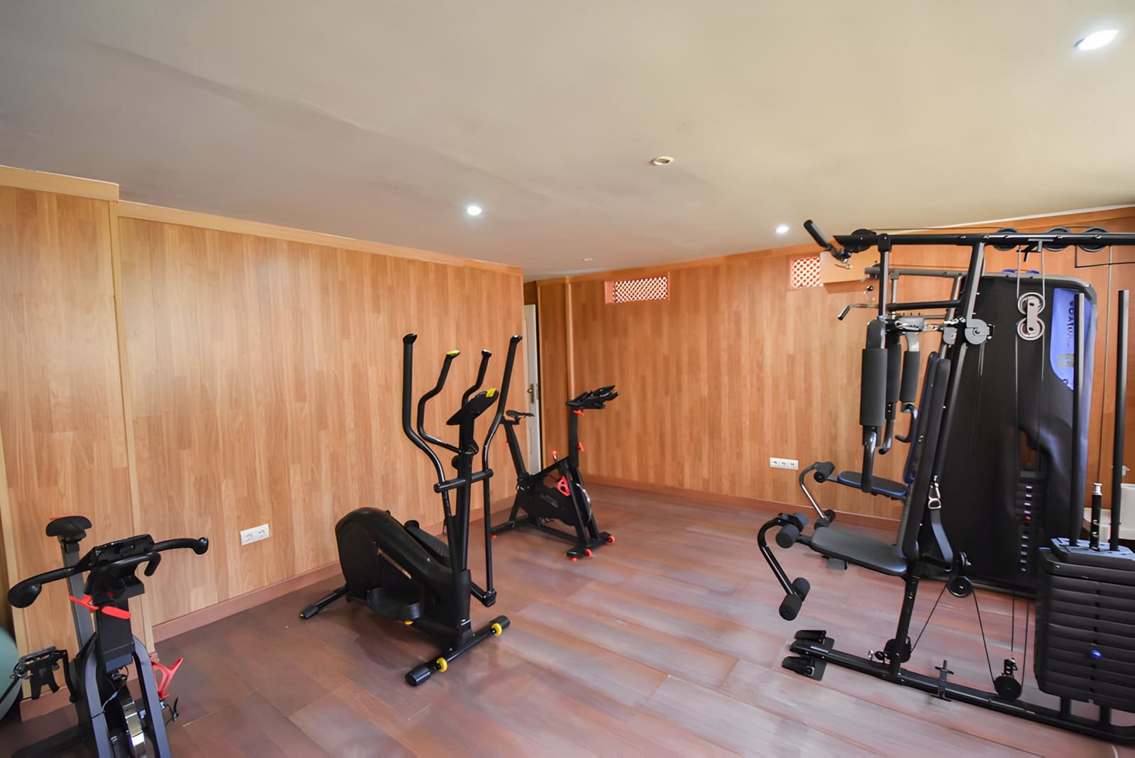 4 slaapkamer Appartement te koop in Marbella met zwembad garage - € 625.000 (Ref: 9026421)