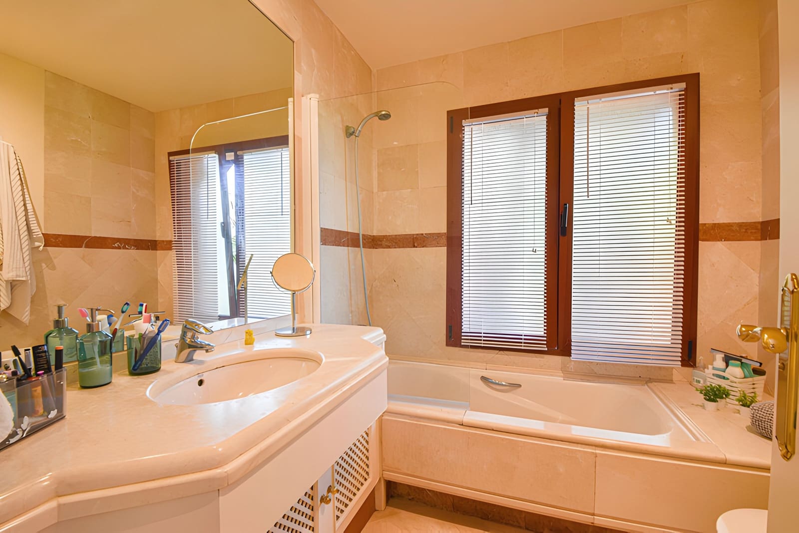 4 slaapkamer Appartement te koop in Marbella met zwembad garage - € 625.000 (Ref: 9026421)