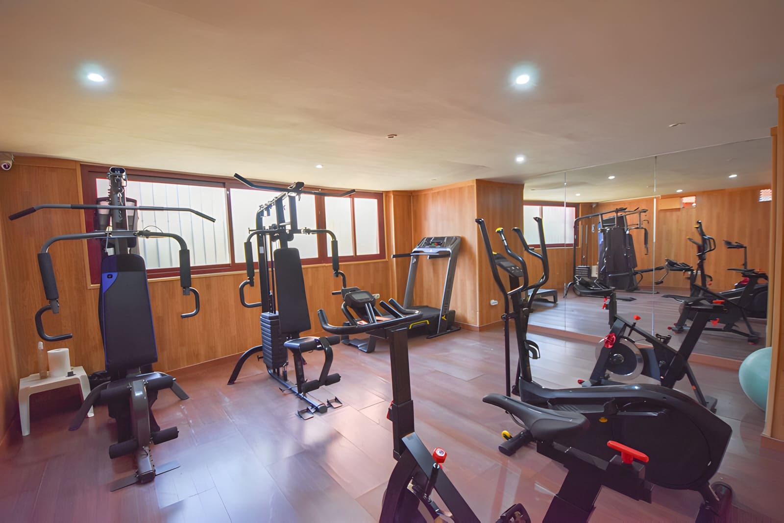 4 slaapkamer Appartement te koop in Marbella met zwembad garage - € 625.000 (Ref: 9026421)