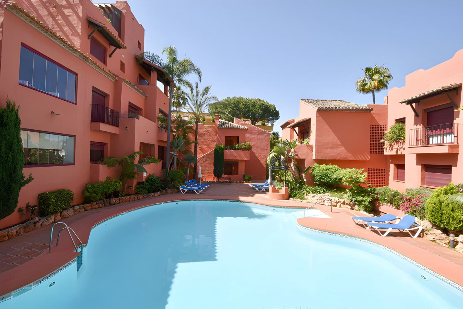 4 slaapkamer Appartement te koop in Marbella met zwembad garage - € 625.000 (Ref: 9026421)