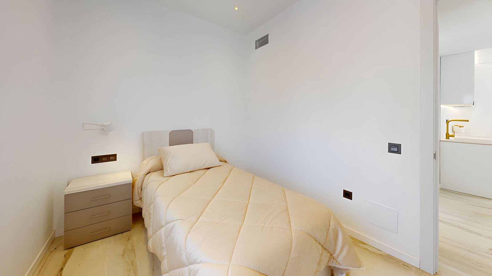 3 bedroom Apartment for sale in Fuengirola with garage - € 570,000 (Ref: 9026422)