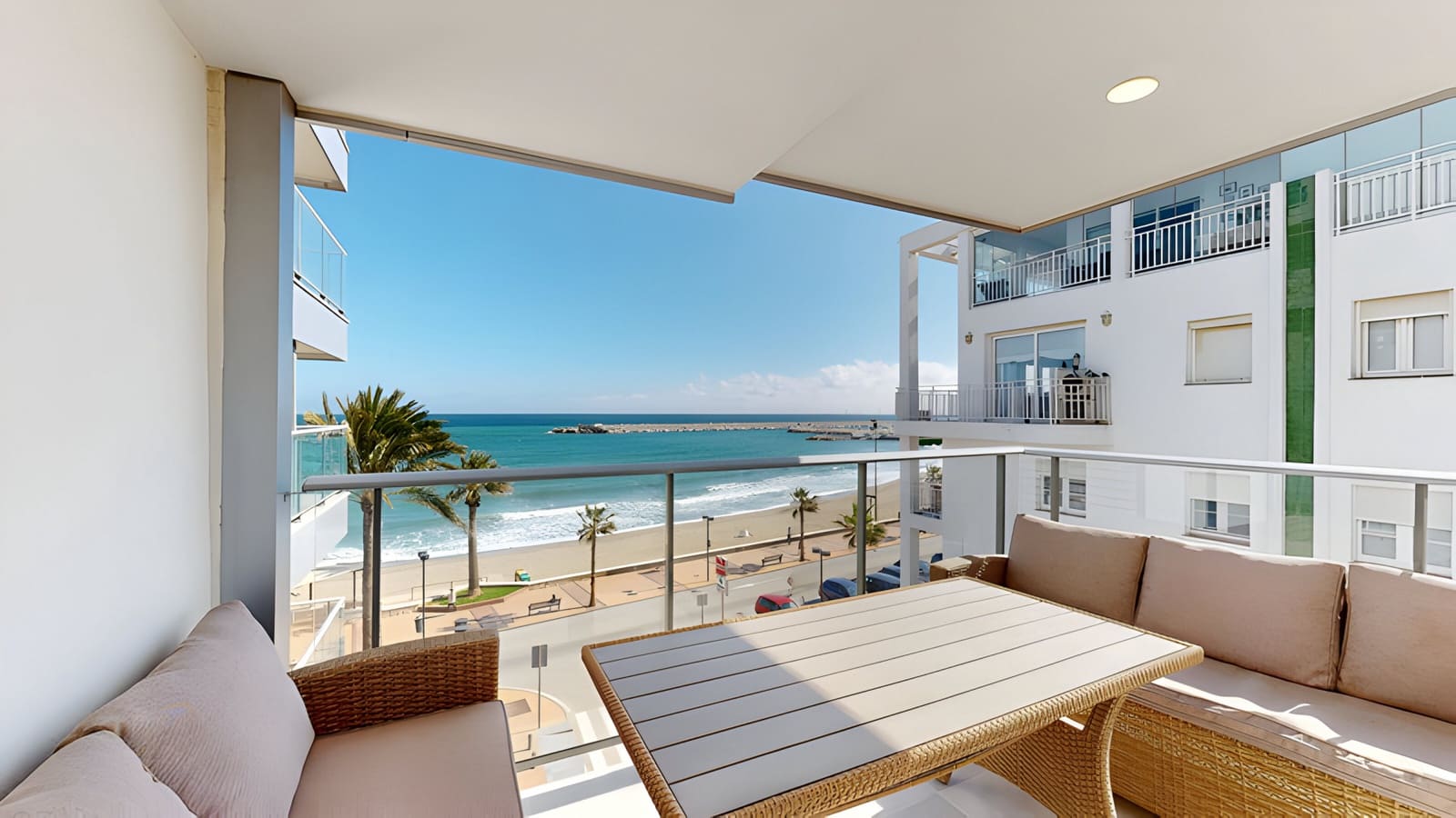 3 bedroom Apartment for sale in Fuengirola with garage - € 570,000 (Ref: 9026422)