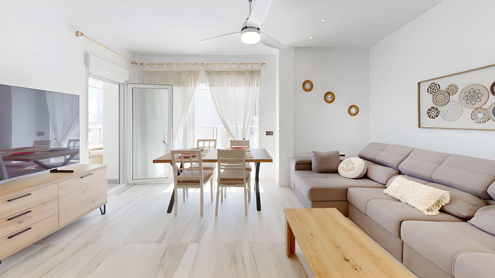 3 bedroom Apartment for sale in Fuengirola with garage - € 570,000 (Ref: 9026422)