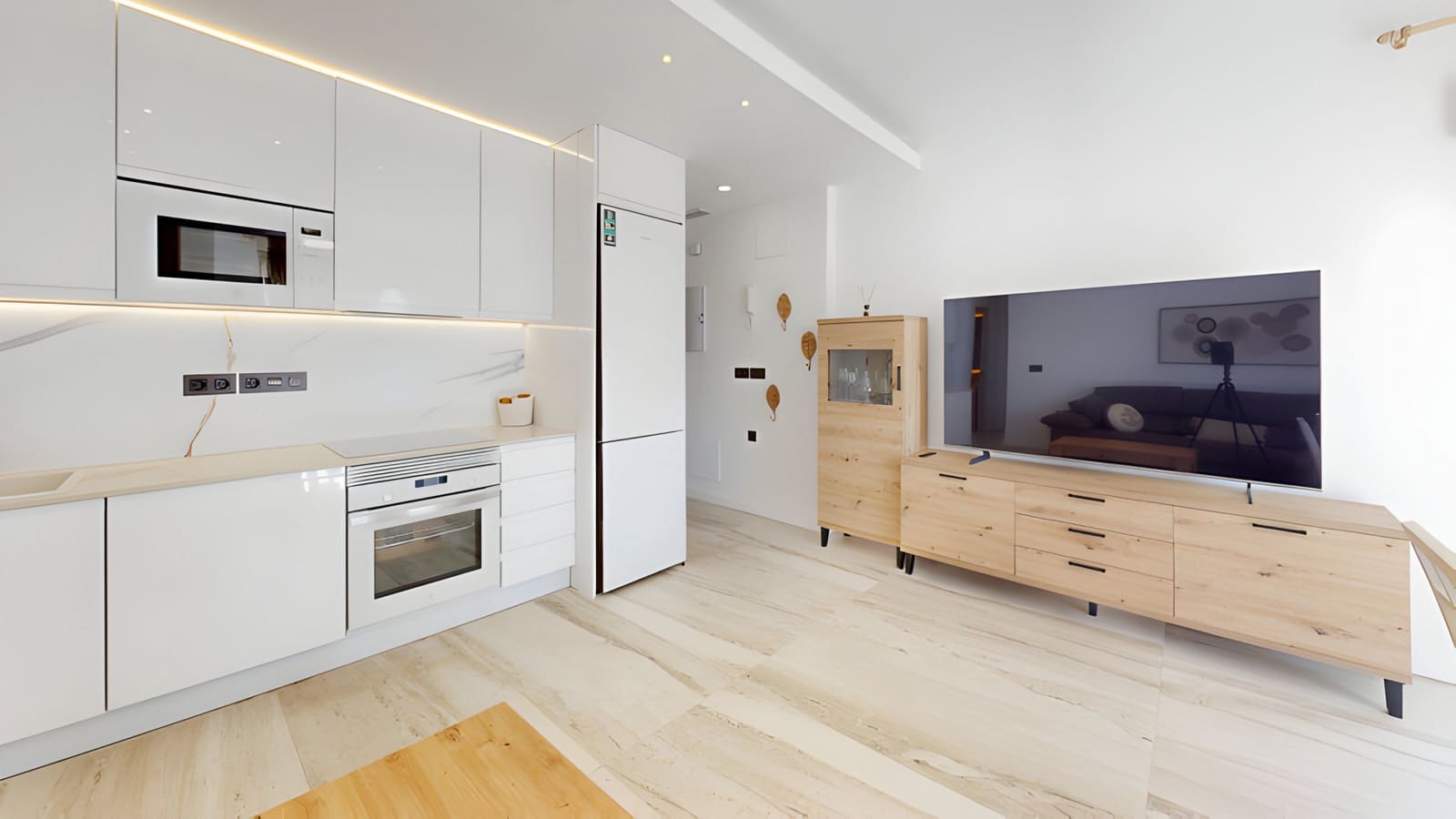 3 bedroom Apartment for sale in Fuengirola with garage - € 570,000 (Ref: 9026422)