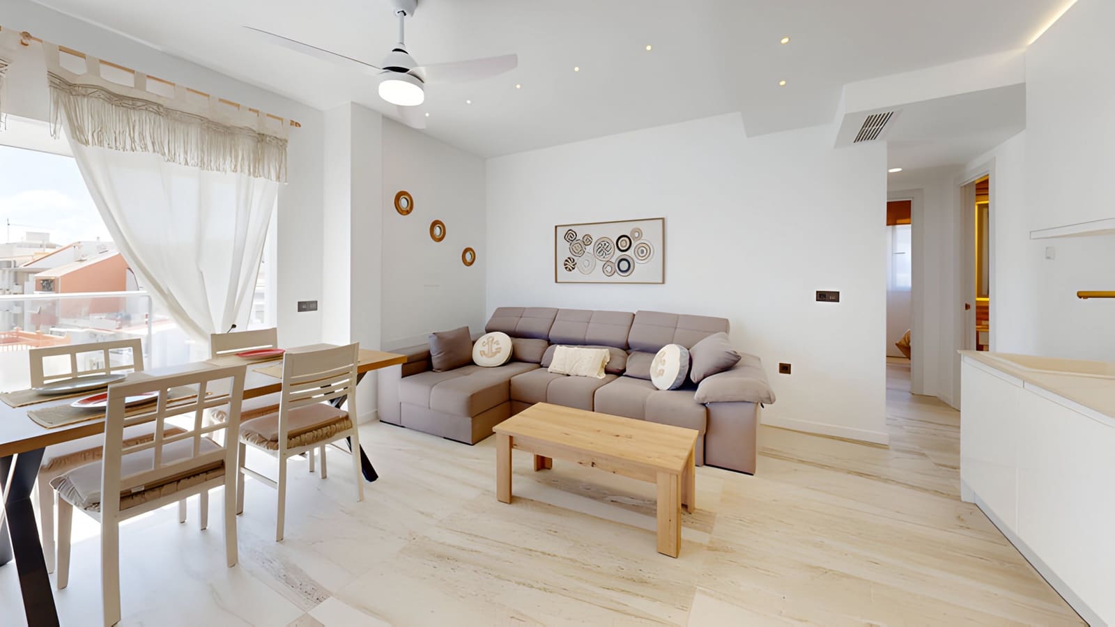 3 bedroom Apartment for sale in Fuengirola with garage - € 570,000 (Ref: 9026422)