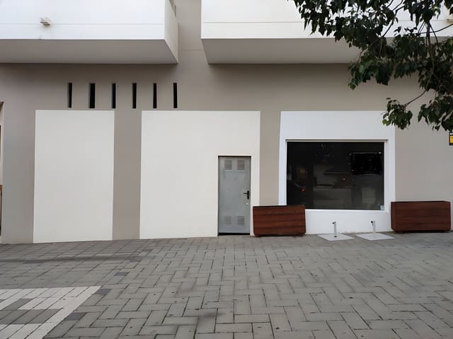 Erhverv til salg i Nueva Andalucia, Marbella - € 315.000 (Ref: 9040321)