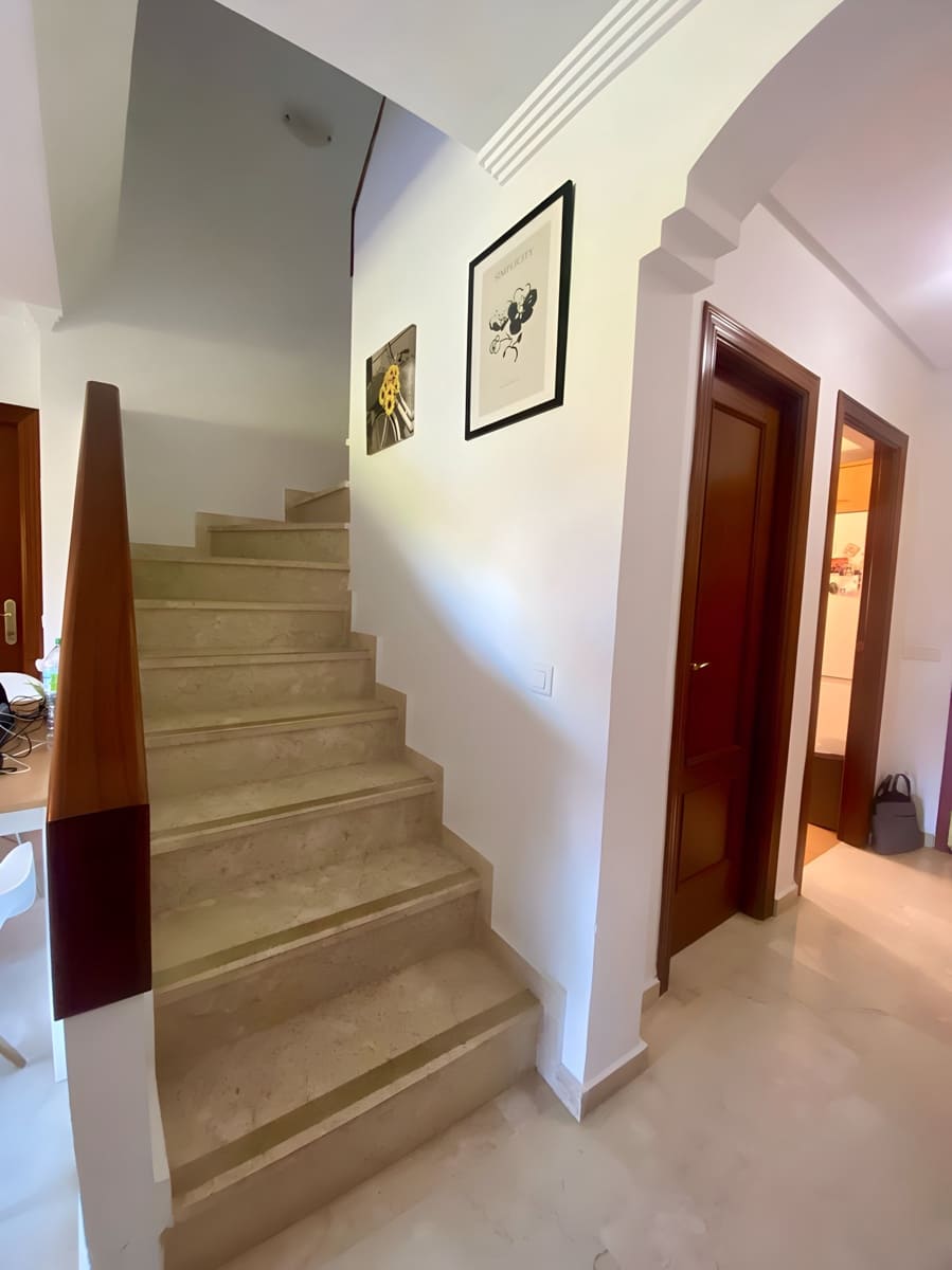 Apartamento de 3 habitaciones en La Duquesa / Puerto de la Duquesa en venta con piscina garaje - 310.000 € (Ref: 9040322)