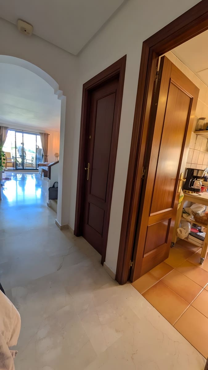 Apartamento de 3 habitaciones en La Duquesa / Puerto de la Duquesa en venta con piscina garaje - 310.000 € (Ref: 9040322)
