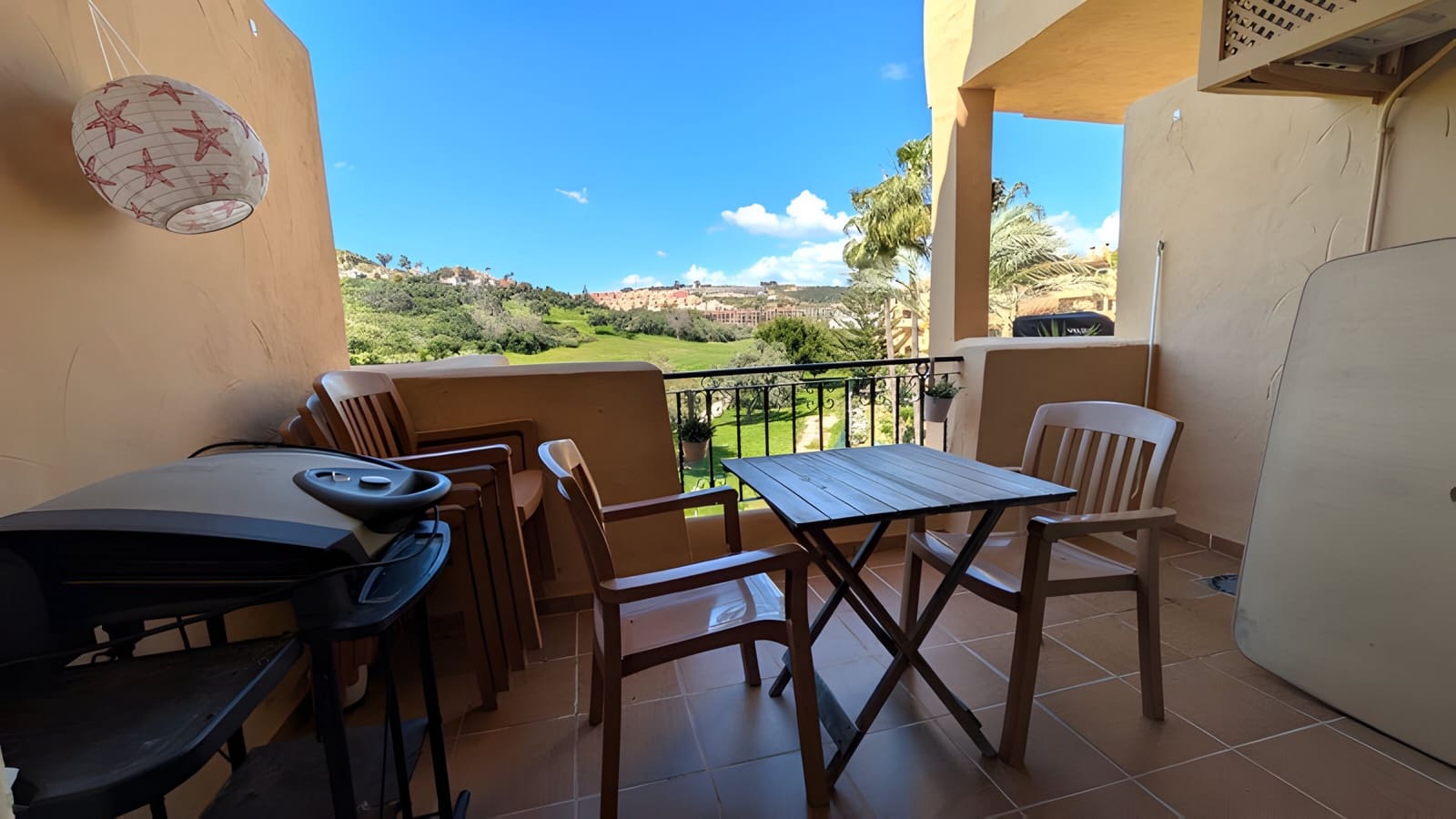 Apartamento de 3 habitaciones en La Duquesa / Puerto de la Duquesa en venta con piscina garaje - 310.000 € (Ref: 9040322)