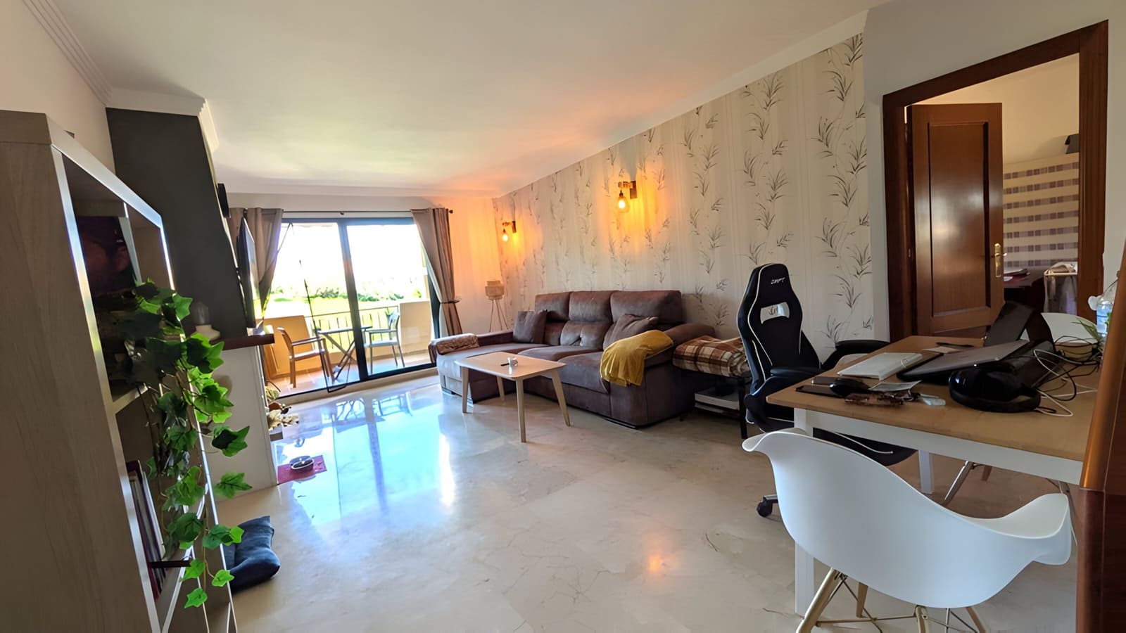 Apartamento de 3 habitaciones en La Duquesa / Puerto de la Duquesa en venta con piscina garaje - 310.000 € (Ref: 9040322)