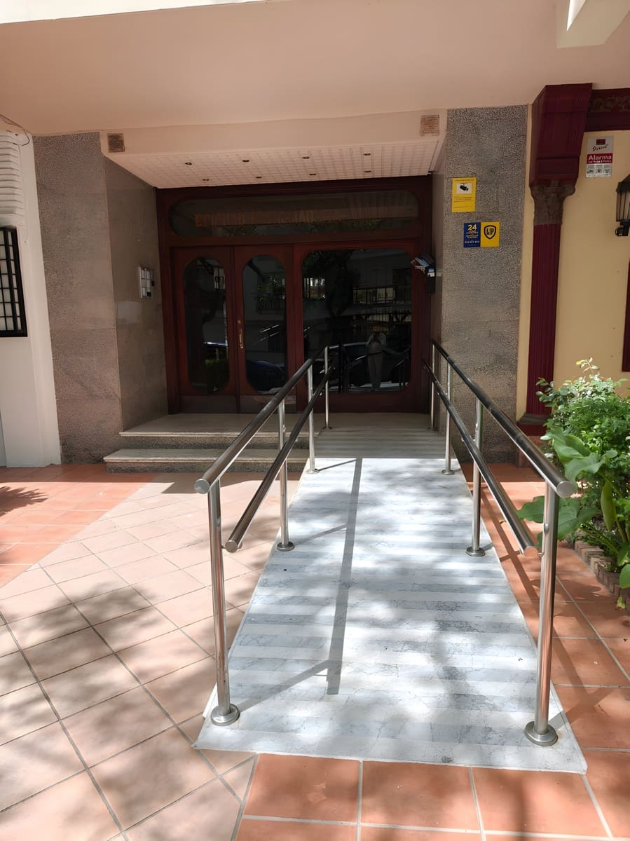 1 bedroom Apartment for sale in Marbella with pool - € 302,500 (Ref: 9040323)