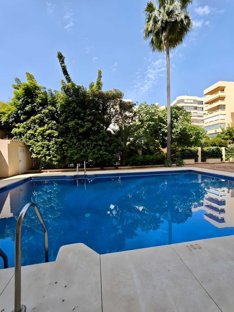 1 bedroom Apartment for sale in Marbella with pool - € 302,500 (Ref: 9040323)