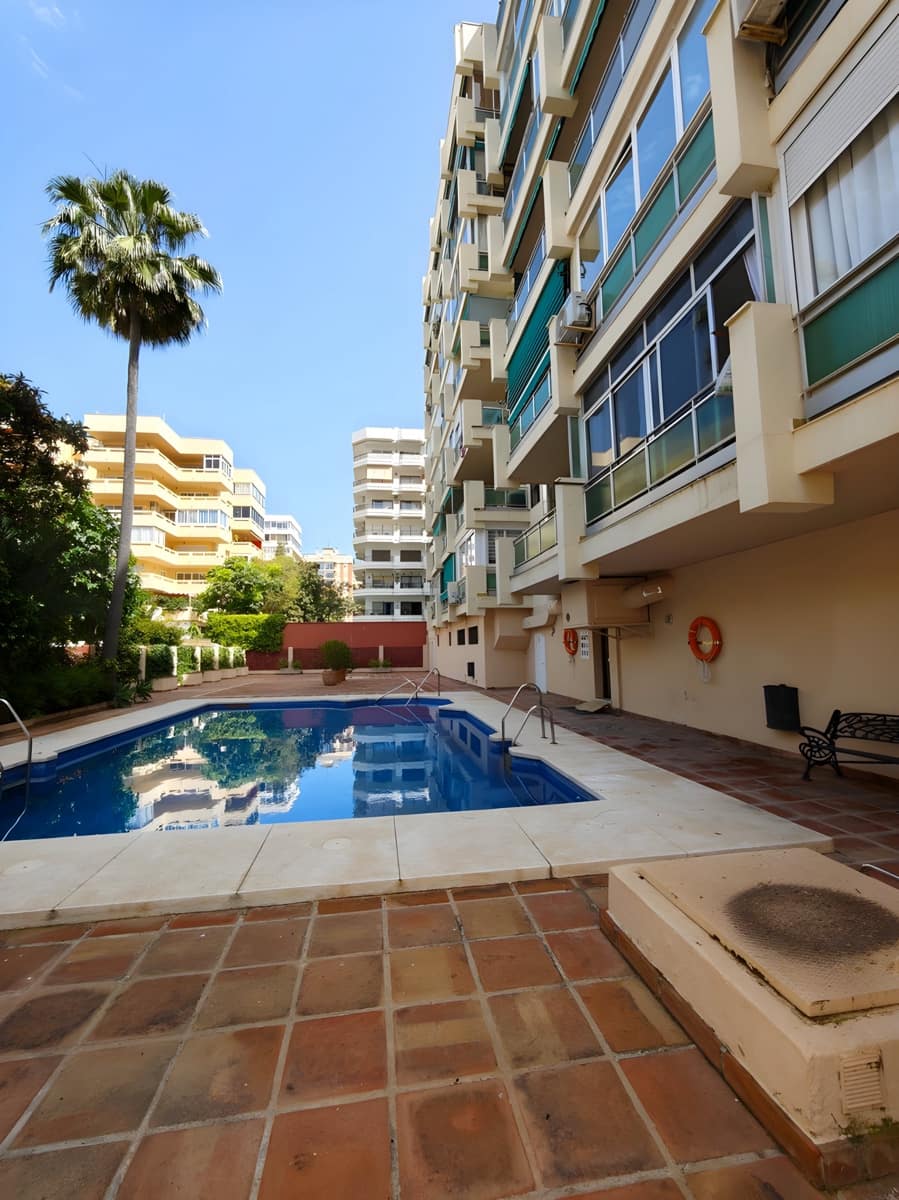 1 bedroom Apartment for sale in Marbella with pool - € 302,500 (Ref: 9040323)