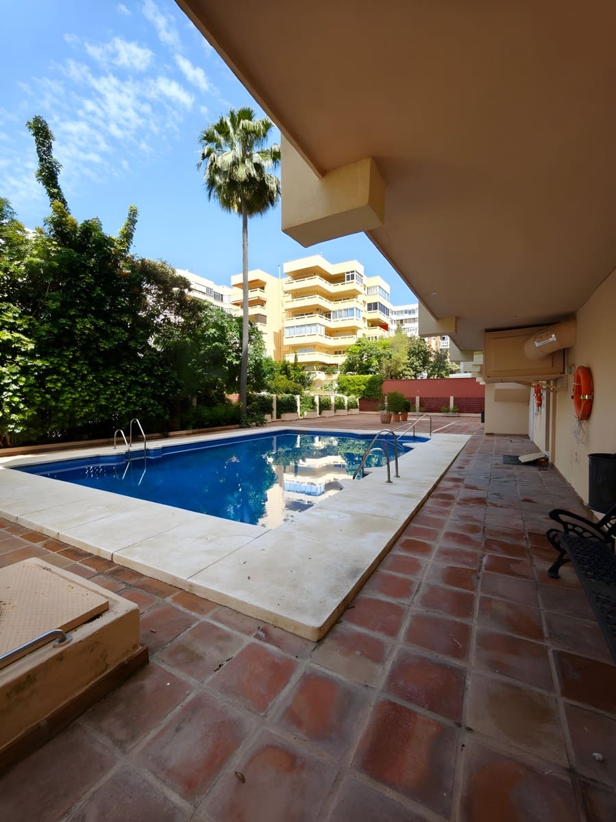 1 bedroom Apartment for sale in Marbella with pool - € 302,500 (Ref: 9040323)