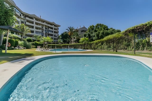 Apartamento de 2 habitaciones en Guadalmina Alta, Marbella en venta con piscina garaje - 435.000 € (Ref: 9048579)