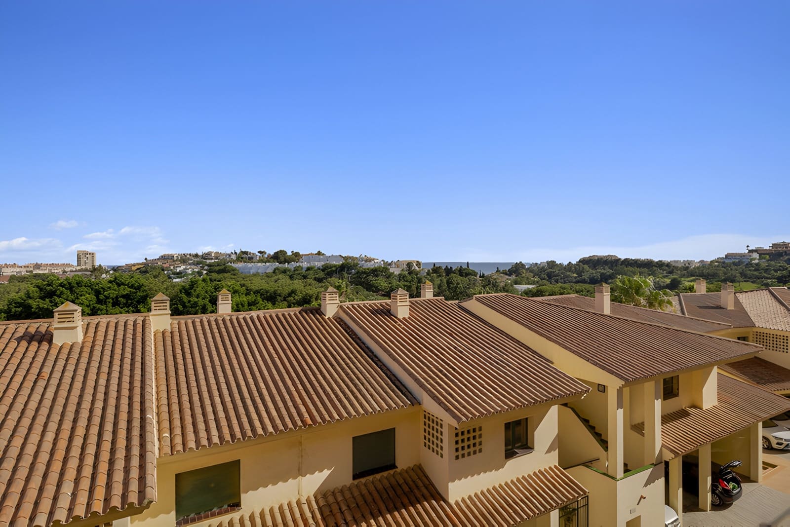 2 slaapkamer Appartement te koop in Torrequebrada met zwembad garage - € 380.000 (Ref: 9048580)