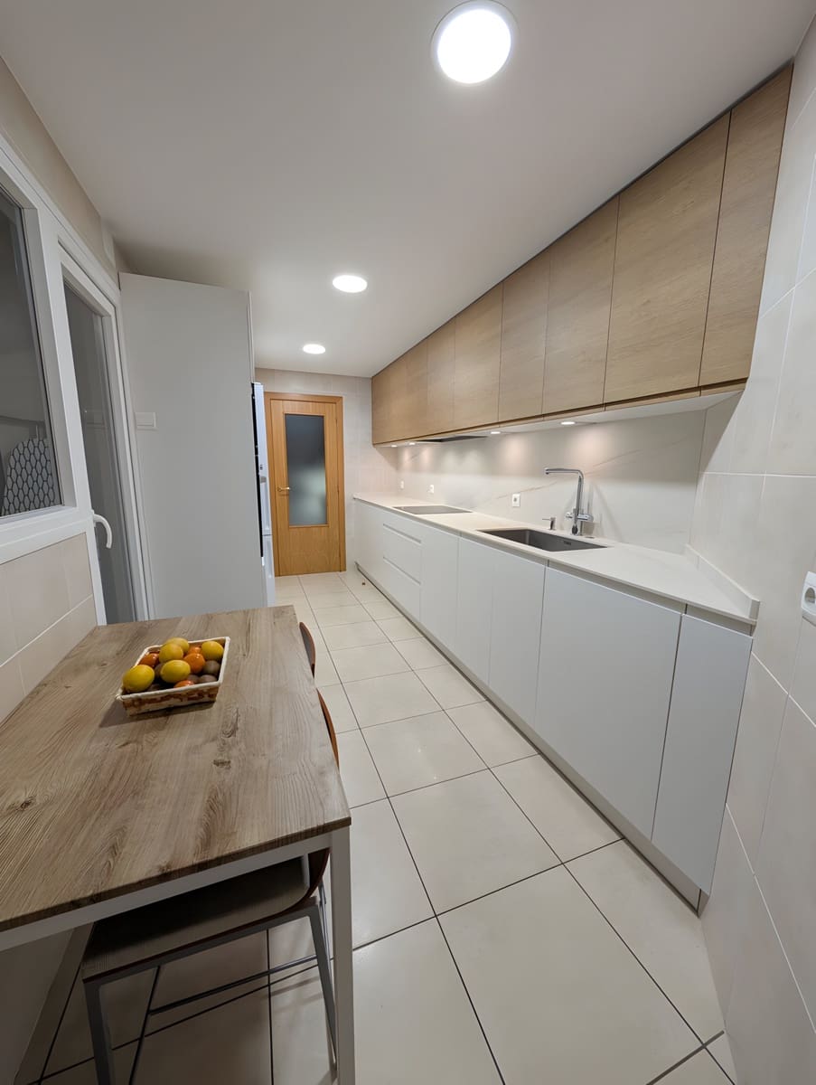 3 bedroom Apartment for sale in Nueva Andalucia with garage - € 375,000 (Ref: 9048582)