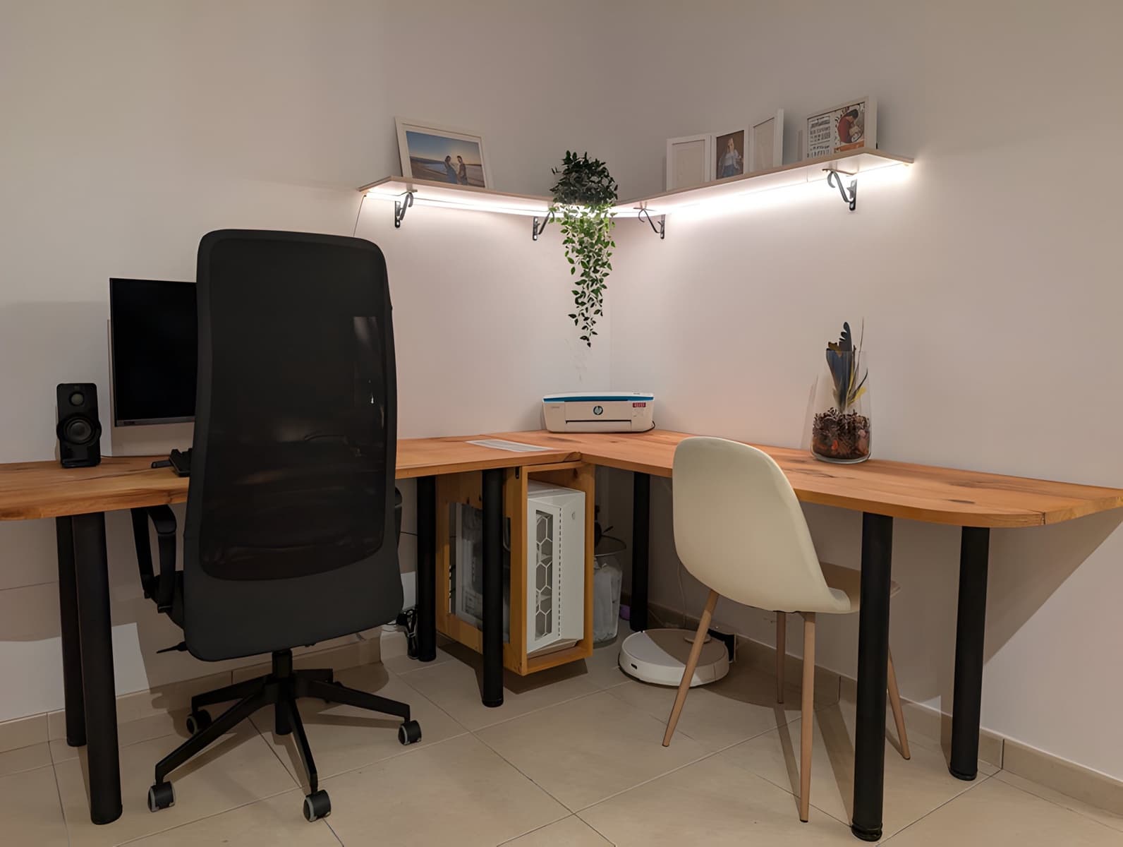 3 bedroom Apartment for sale in Nueva Andalucia with garage - € 375,000 (Ref: 9048582)