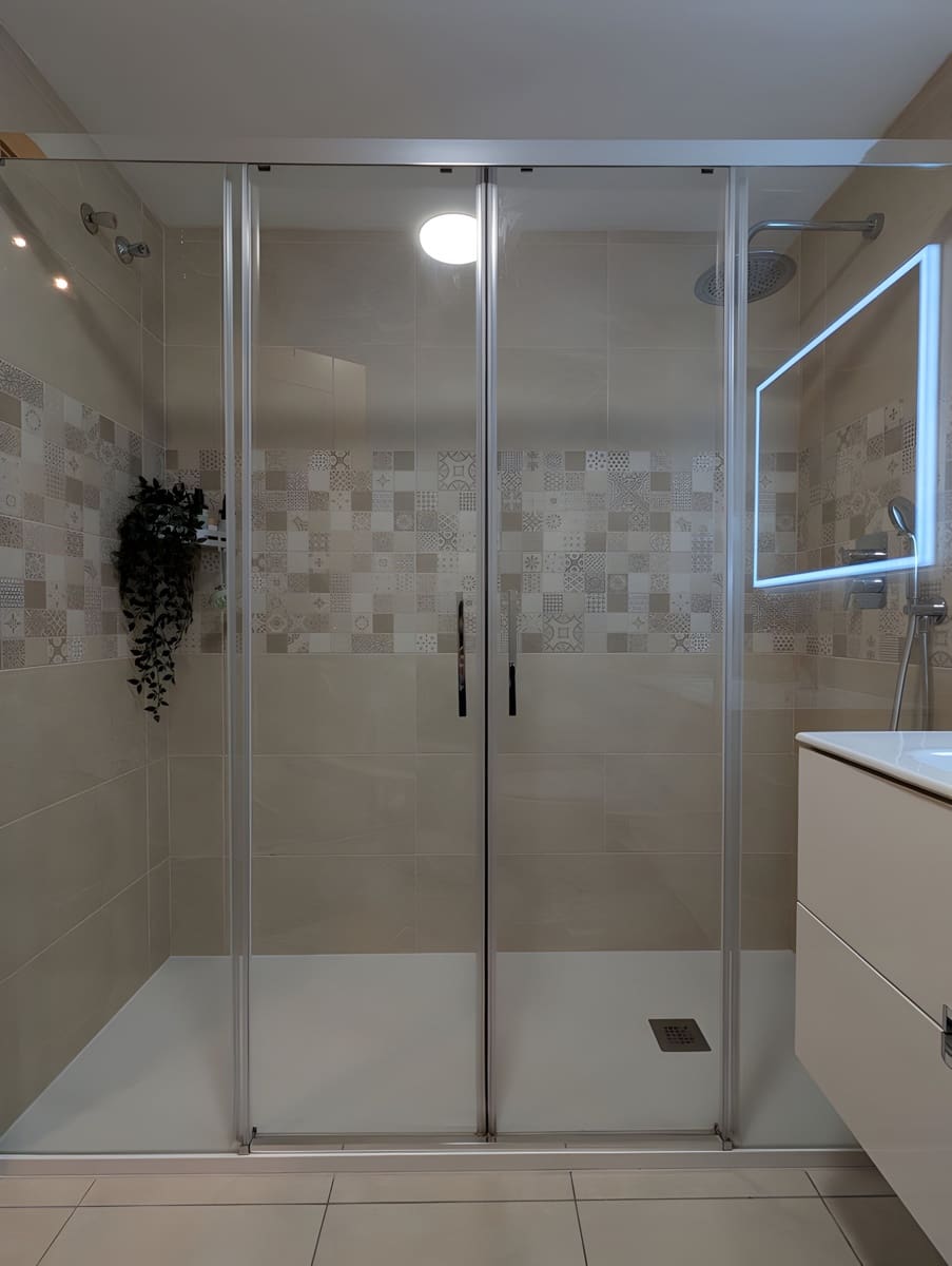 3 bedroom Apartment for sale in Nueva Andalucia with garage - € 375,000 (Ref: 9048582)