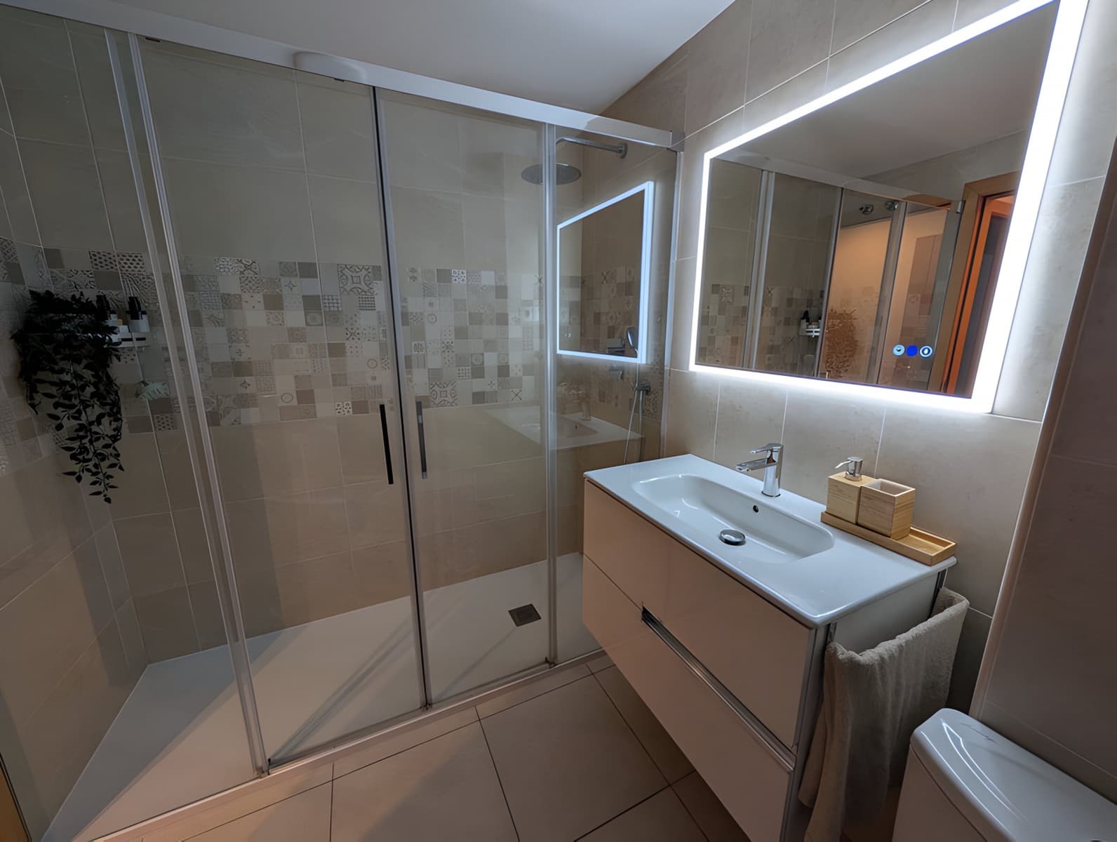 3 bedroom Apartment for sale in Nueva Andalucia with garage - € 375,000 (Ref: 9048582)