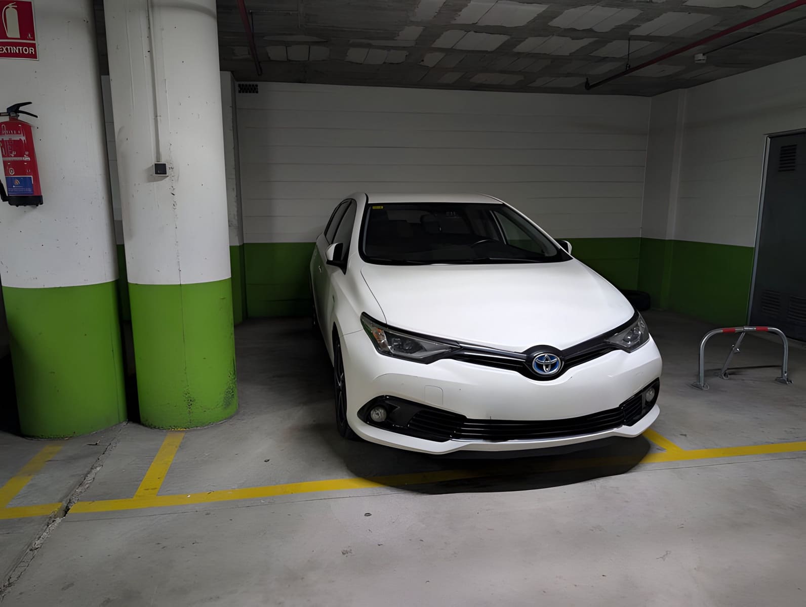 3 bedroom Apartment for sale in Nueva Andalucia with garage - € 375,000 (Ref: 9048582)