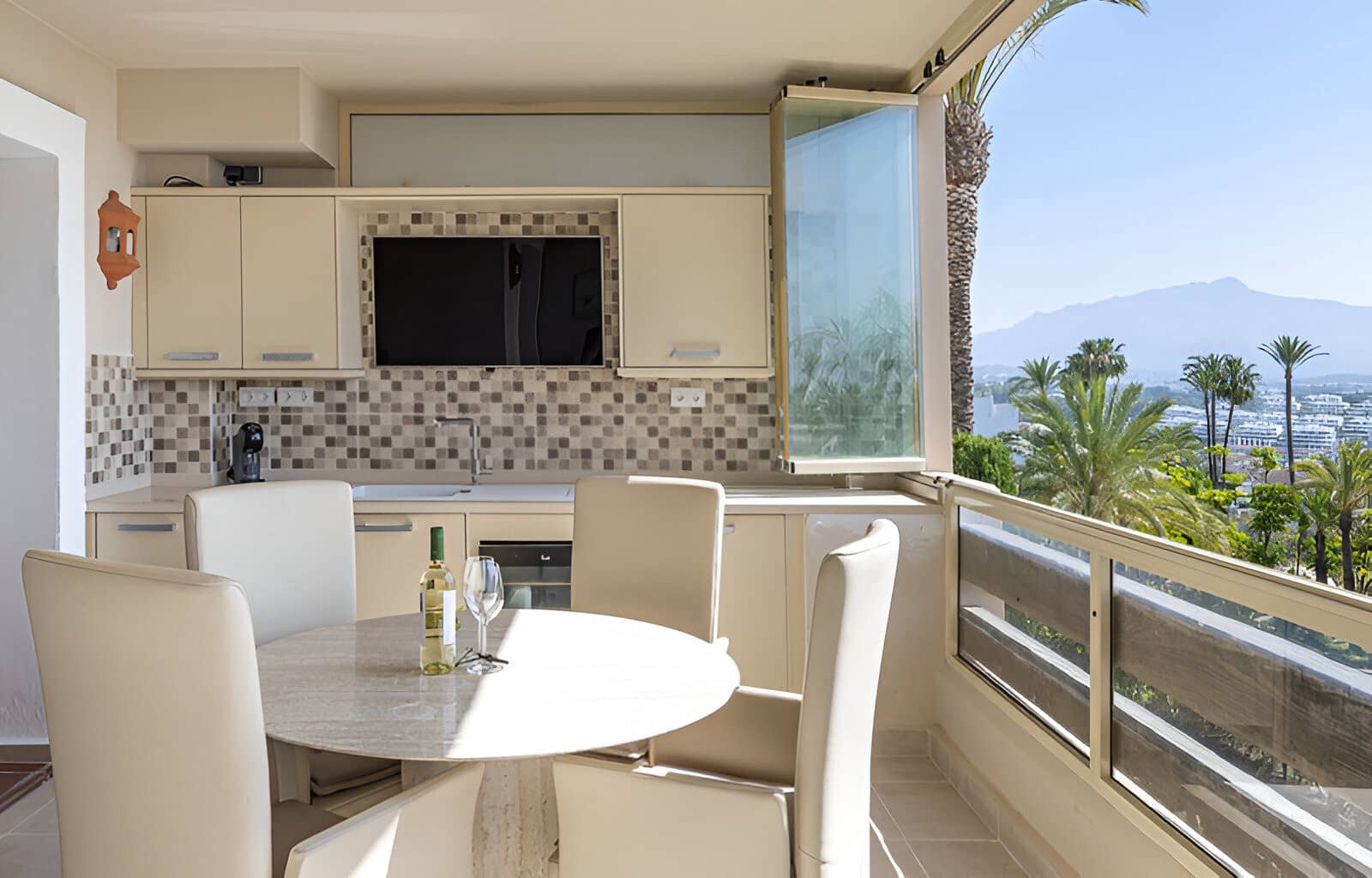 2 sypialnia Apartament na sprzedaż w El Paraiso z basenem garażem - 579 000 € (Ref: 9050859)