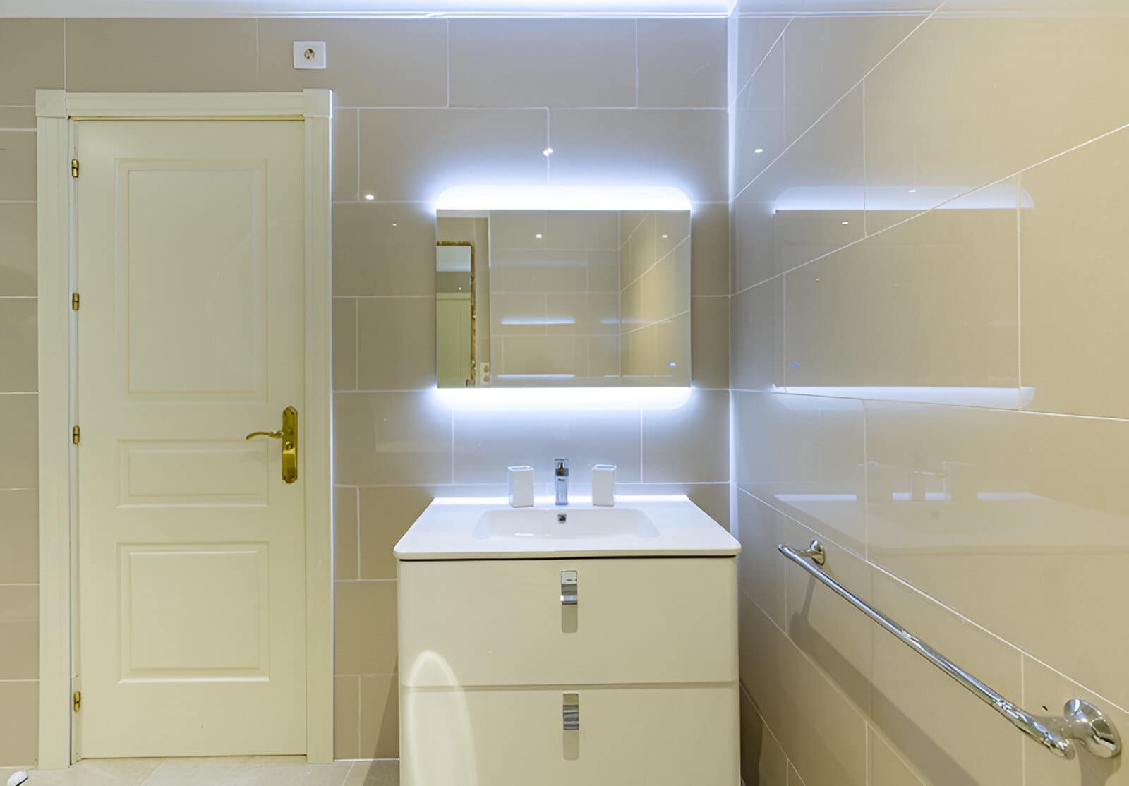 2 sypialnia Apartament na sprzedaż w El Paraiso z basenem garażem - 579 000 € (Ref: 9050859)